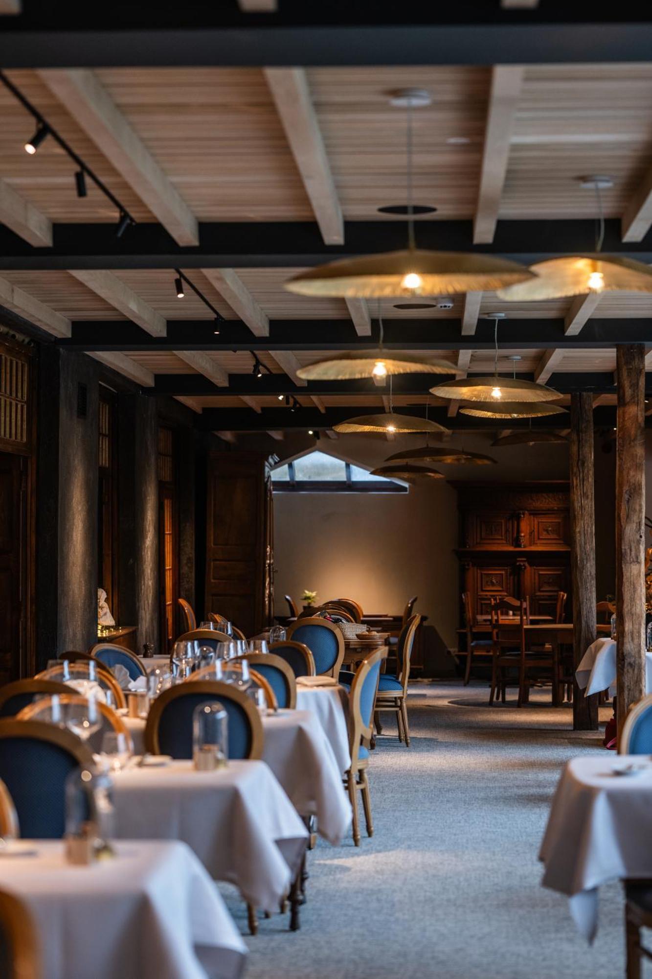 Hostellerie La Claire Fontaine, Logis Hotels & Spa ラ・ロシュ・アン・アルデンヌ エクステリア 写真