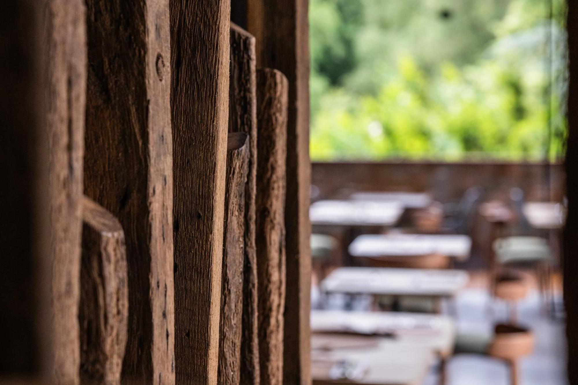 Hostellerie La Claire Fontaine, Logis Hotels & Spa ラ・ロシュ・アン・アルデンヌ エクステリア 写真