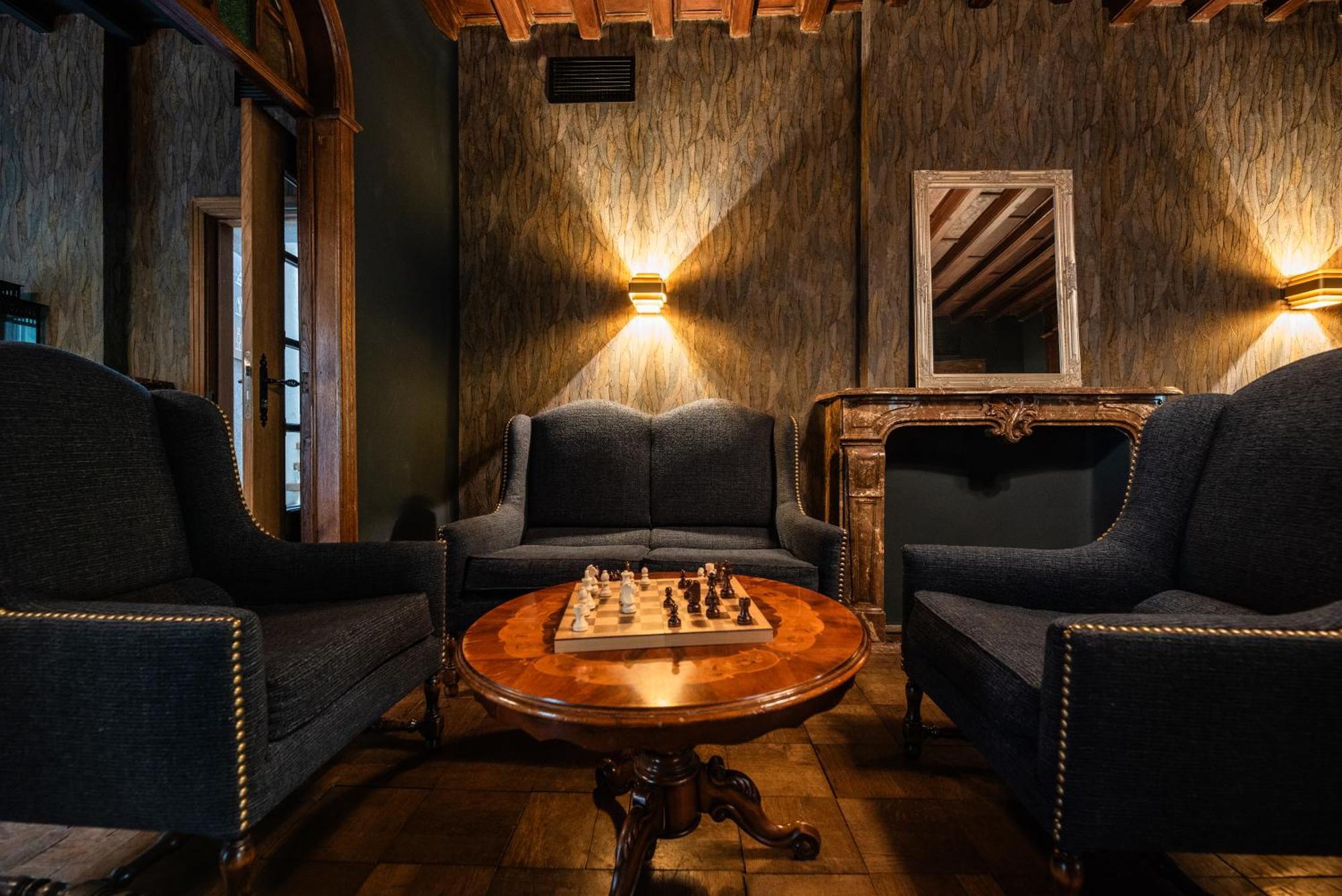 Hostellerie La Claire Fontaine, Logis Hotels & Spa ラ・ロシュ・アン・アルデンヌ エクステリア 写真
