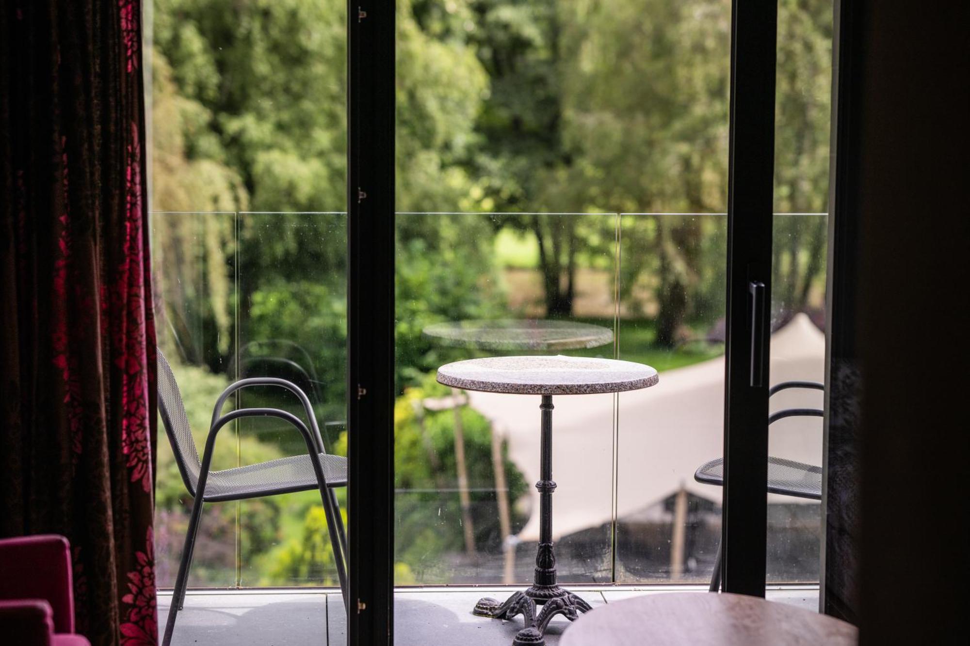 Hostellerie La Claire Fontaine, Logis Hotels & Spa ラ・ロシュ・アン・アルデンヌ エクステリア 写真