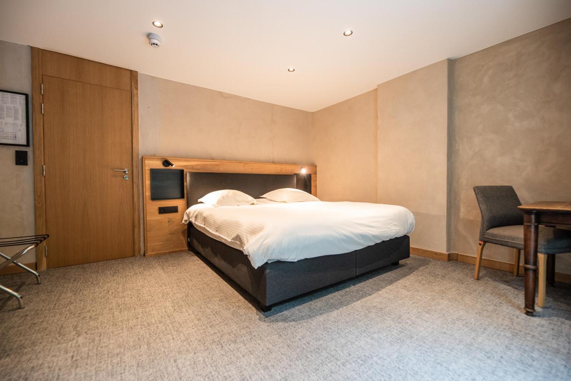 Hostellerie La Claire Fontaine, Logis Hotels & Spa ラ・ロシュ・アン・アルデンヌ エクステリア 写真