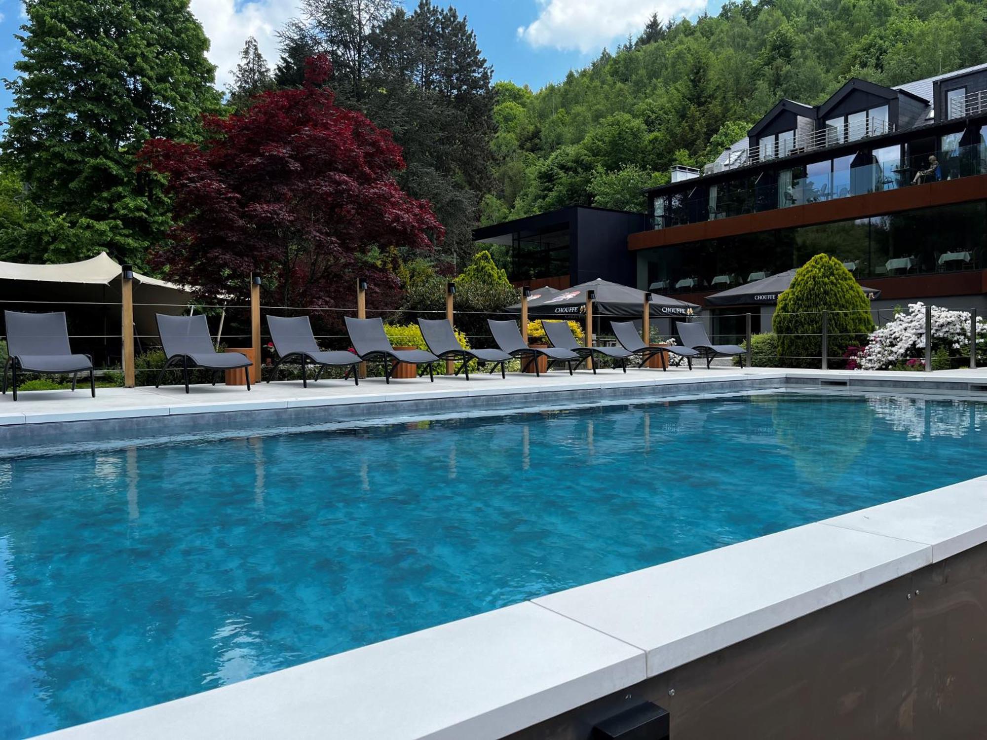 Hostellerie La Claire Fontaine, Logis Hotels & Spa ラ・ロシュ・アン・アルデンヌ エクステリア 写真